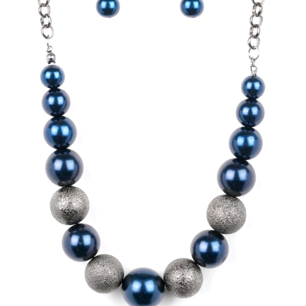 Necklace and bracelet set